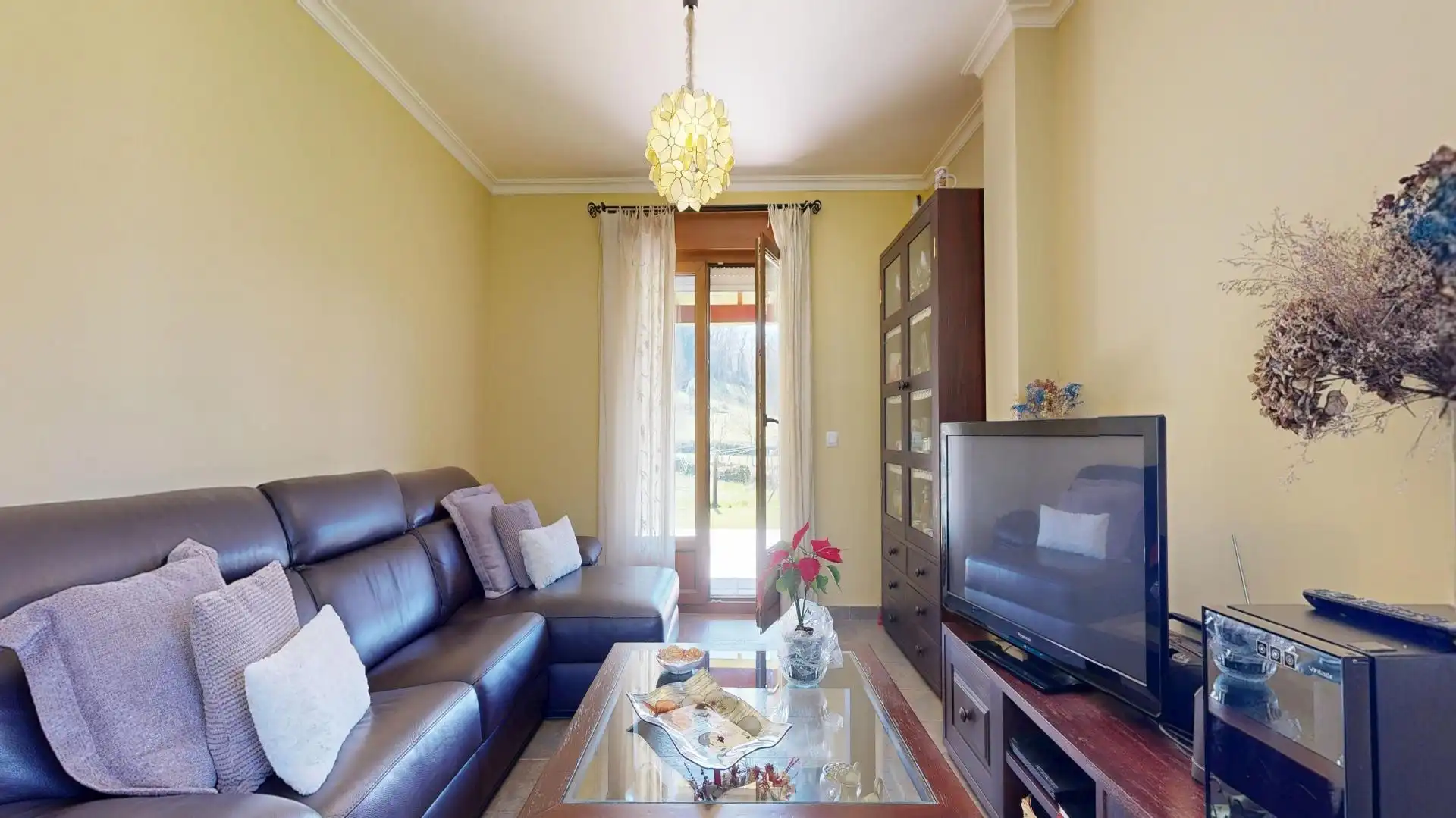 Sala de estar de Casa o chalet en venta en Saro con Calefacción, Jardín privado y Balcón
