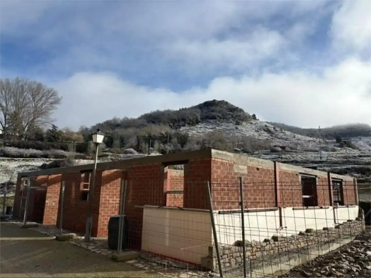 Vista exterior de Casa adosada en venda en Tavertet amb Aire condicionat, Jardí privat i Balcó
