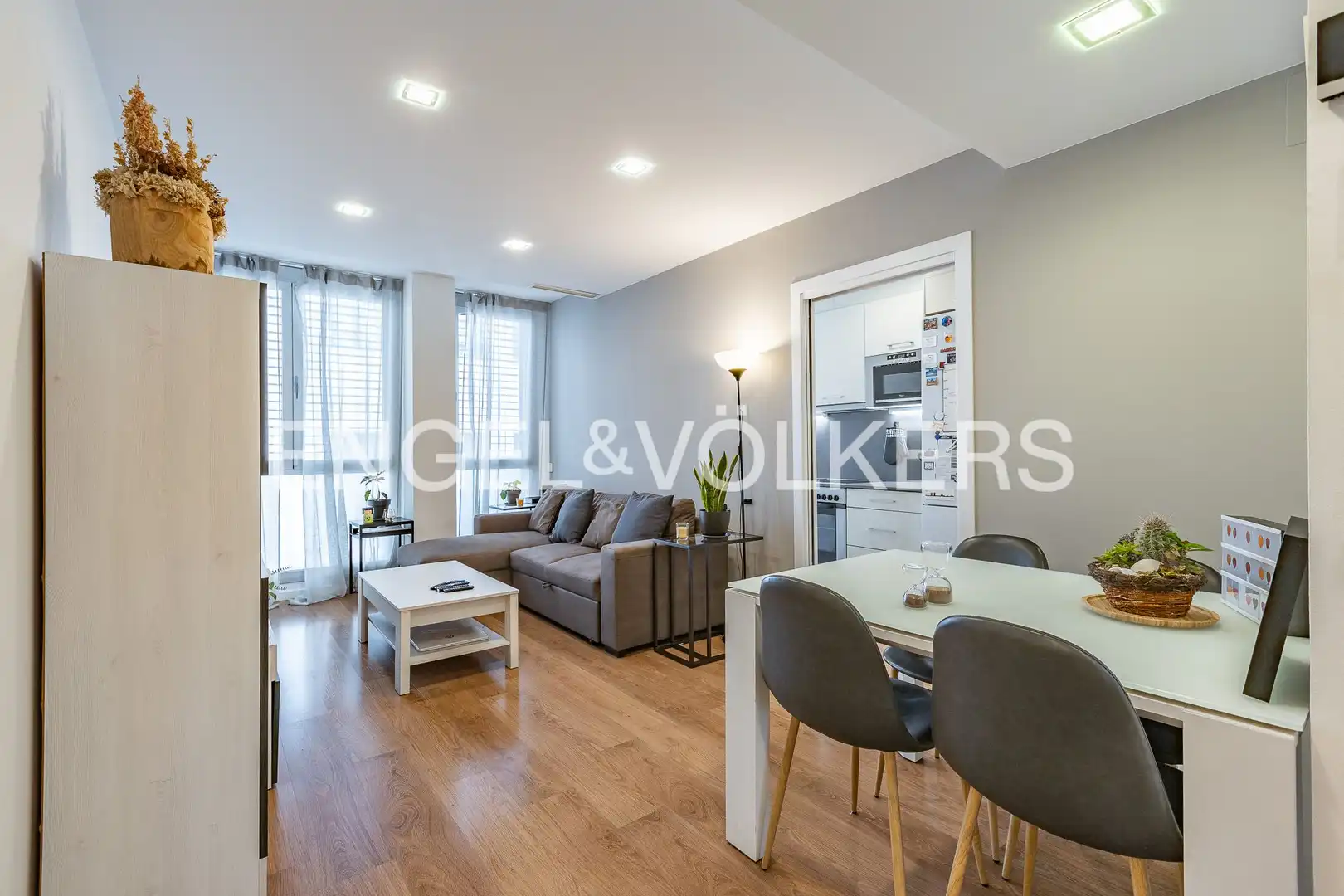 Living room of Flat for sale in Sabadell  with Air Conditioner, Heating and Parquet flooring