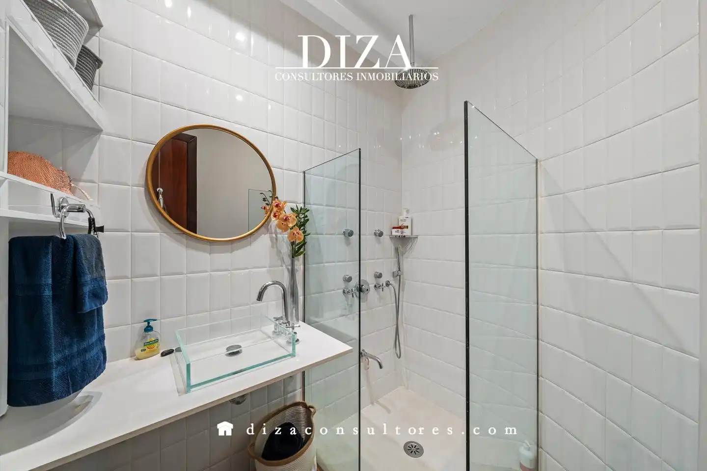 Bathroom of Ground floor for sale in Madrid  with Air Conditioner, Heating and Parquet flooring
