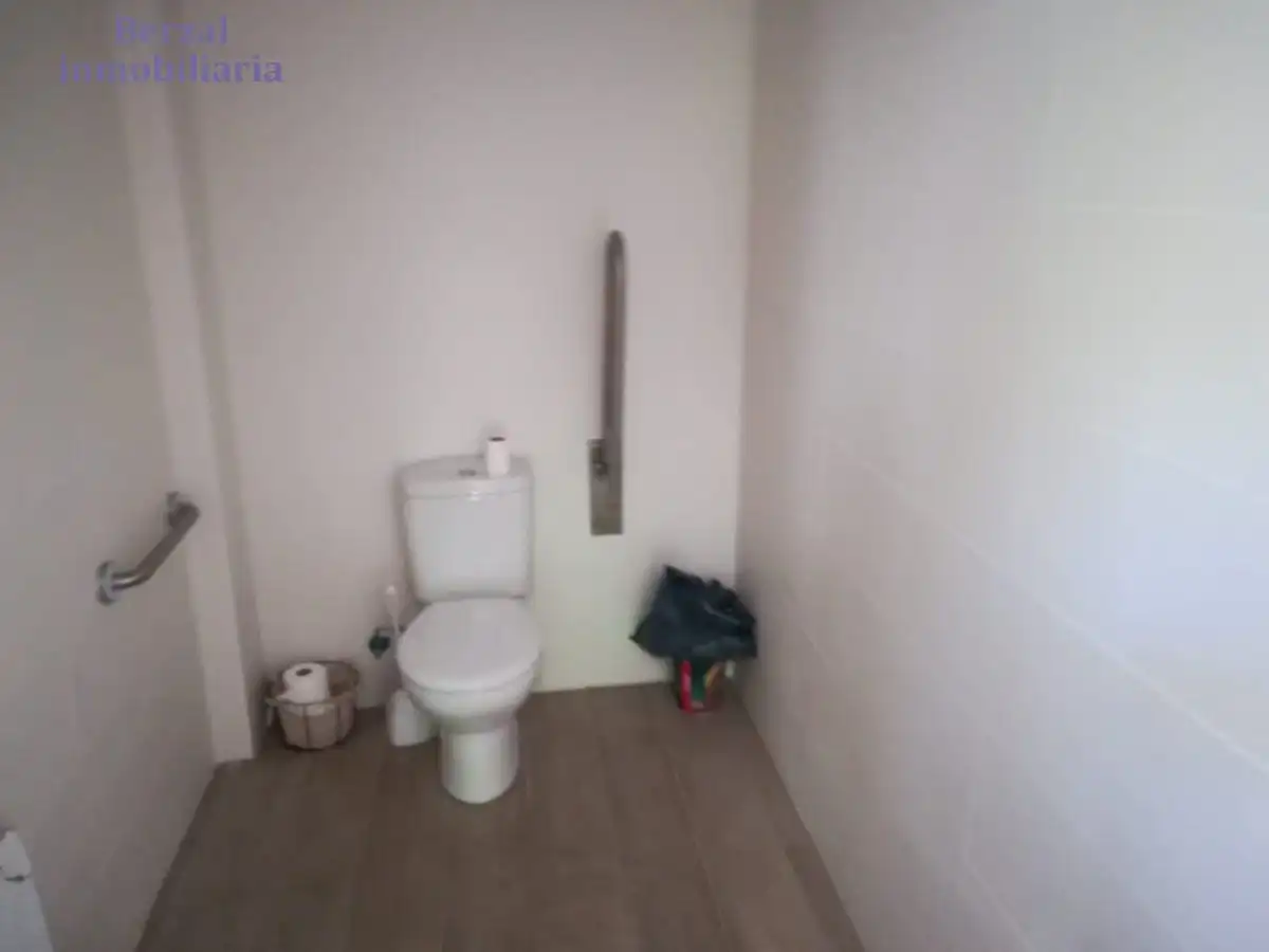 Bathroom of Office for rent in Oyón-Oion  with Heating and Furnished