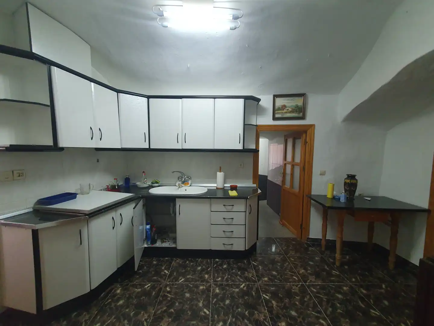 Cuina de Casa o xalet en venda en Guadix amb Terrassa, Traster i Moblat