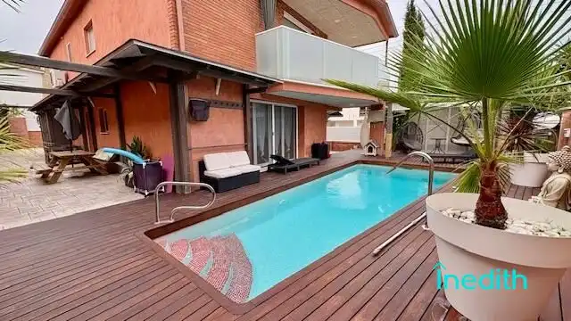 Piscina de Casa o xalet en venda en Cunit amb Aire condicionat, Calefacció i Jardí privat