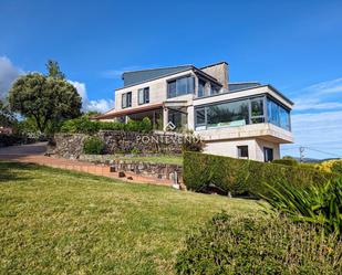 Vista exterior de Casa o xalet en venda en Pontevedra Capital  amb Aire condicionat, Calefacció i Jardí privat