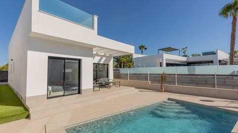 Villa con piscina privada y vistas despejadas en La Finca Golf
