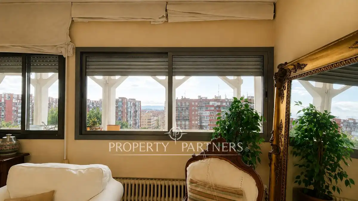 Terrassa de Apartament en venda en Madrid amb Aire condicionat, Calefacció i Piscina