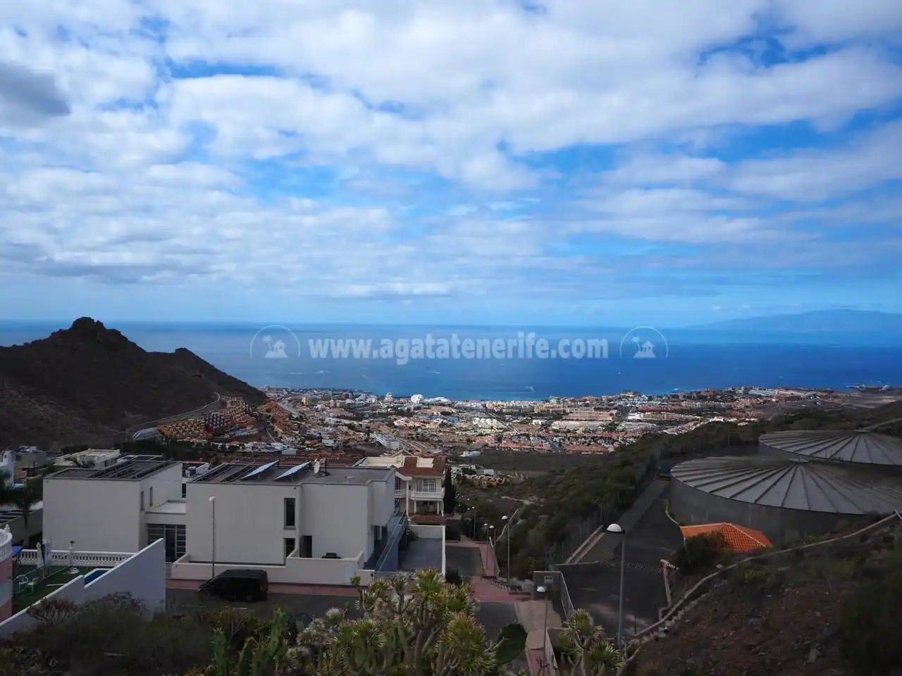 Impressive villa with traditional architecture, with panoramic views in Roque del Conde, one of the most luxurious areas of Costa , immagine 5