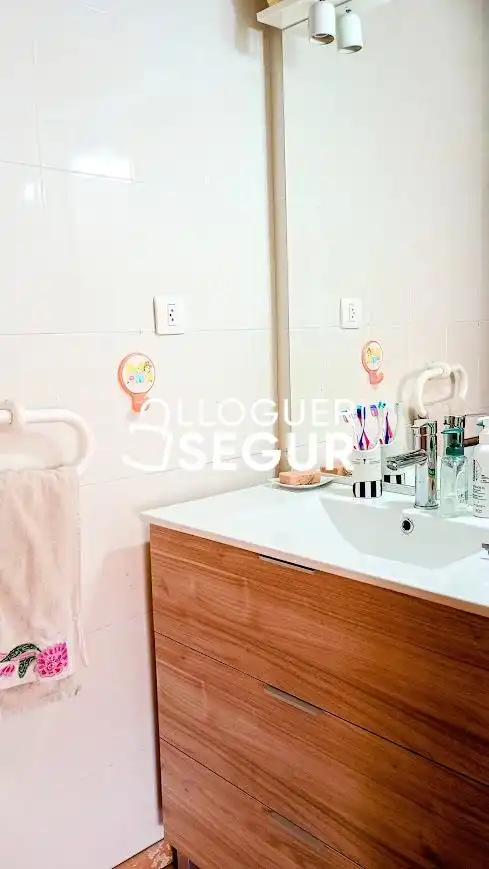 Bathroom of Flat for rent in Badalona  with Heating and Terrace