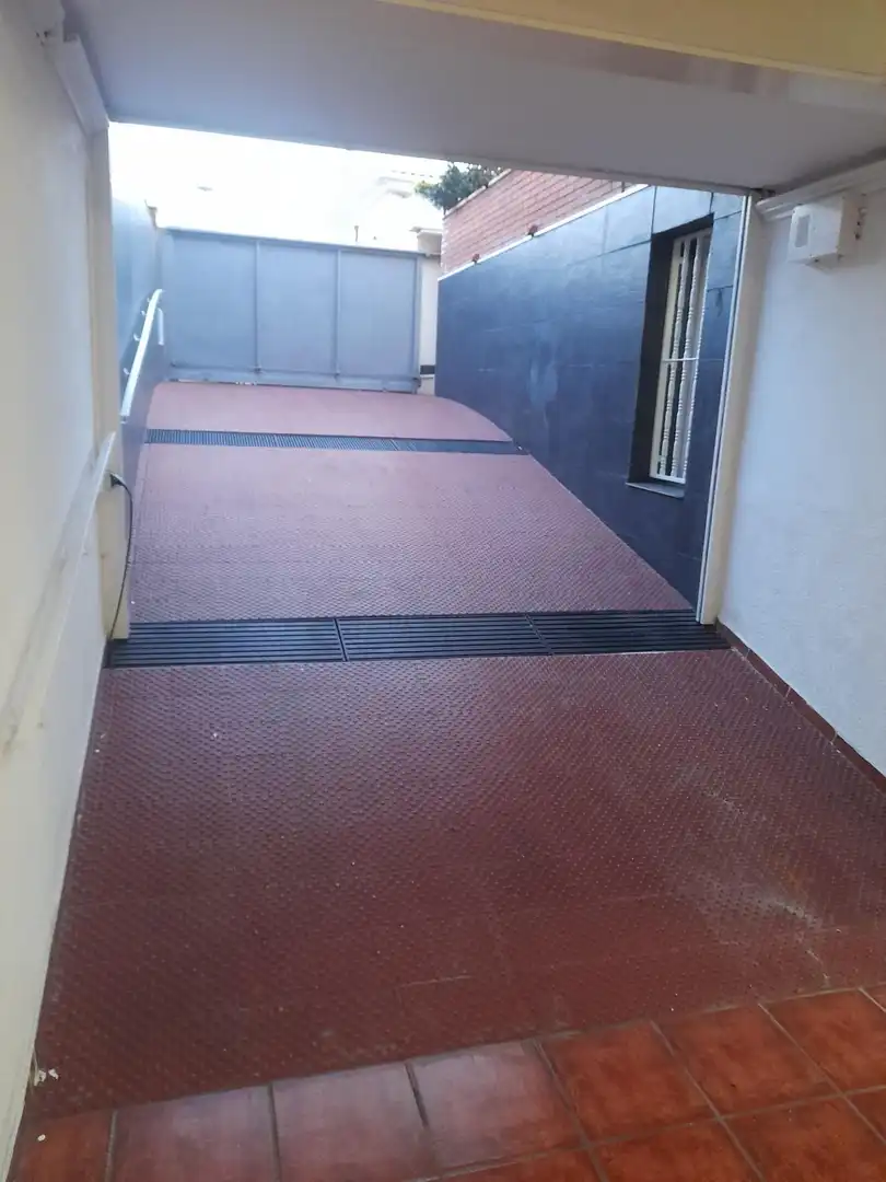 Außenansicht von Haus oder Chalet zur Miete in Premià de Mar mit Klimaanlage, Terrasse und Balkon