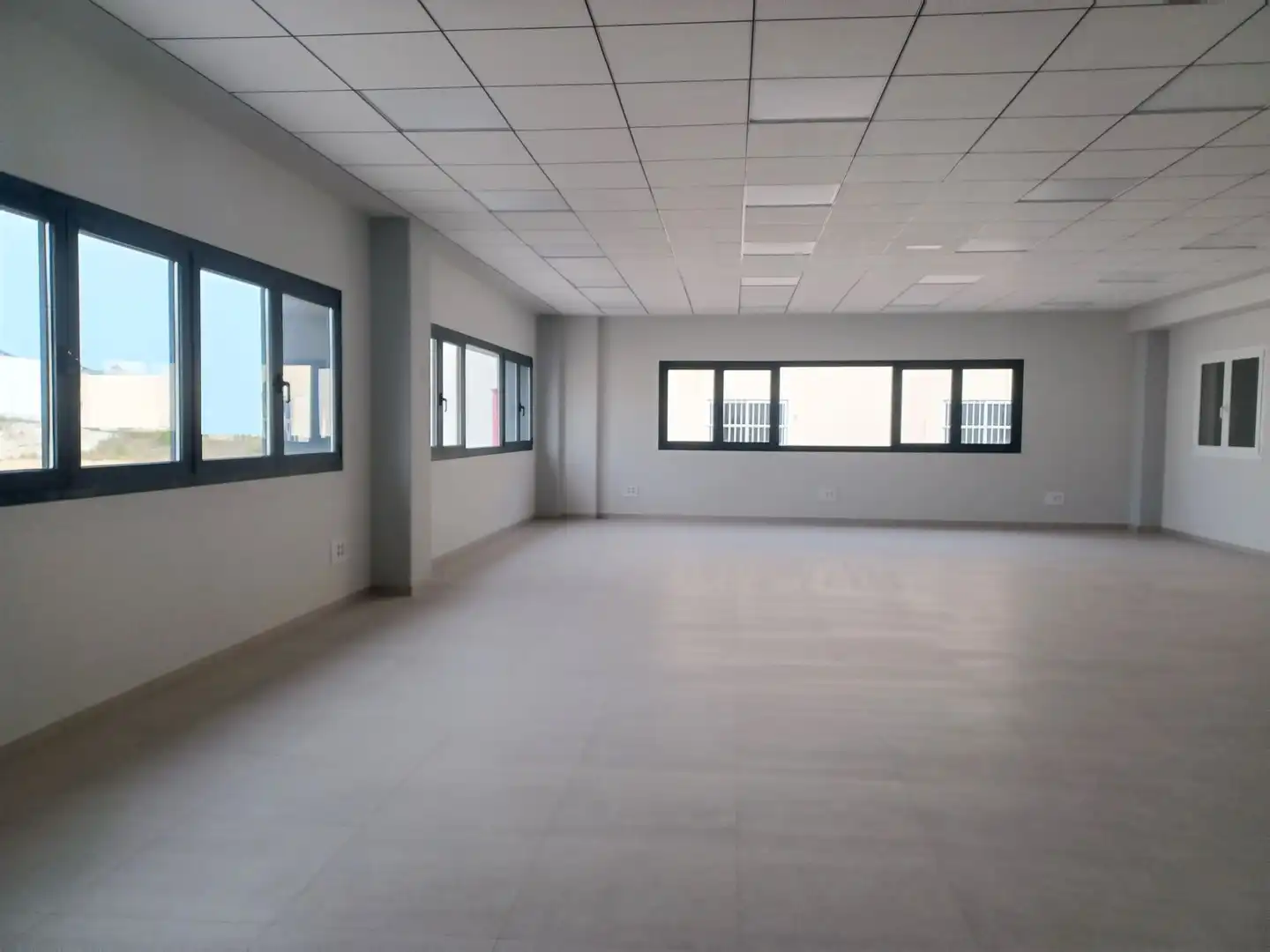 Fabrikhallen zur Miete in Ontinyent
