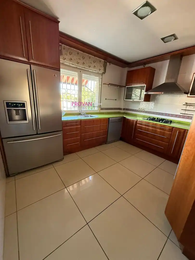 Cocina de Casa o chalet en venta en Torres de la Alameda con Aire acondicionado, Calefacción y Terraza