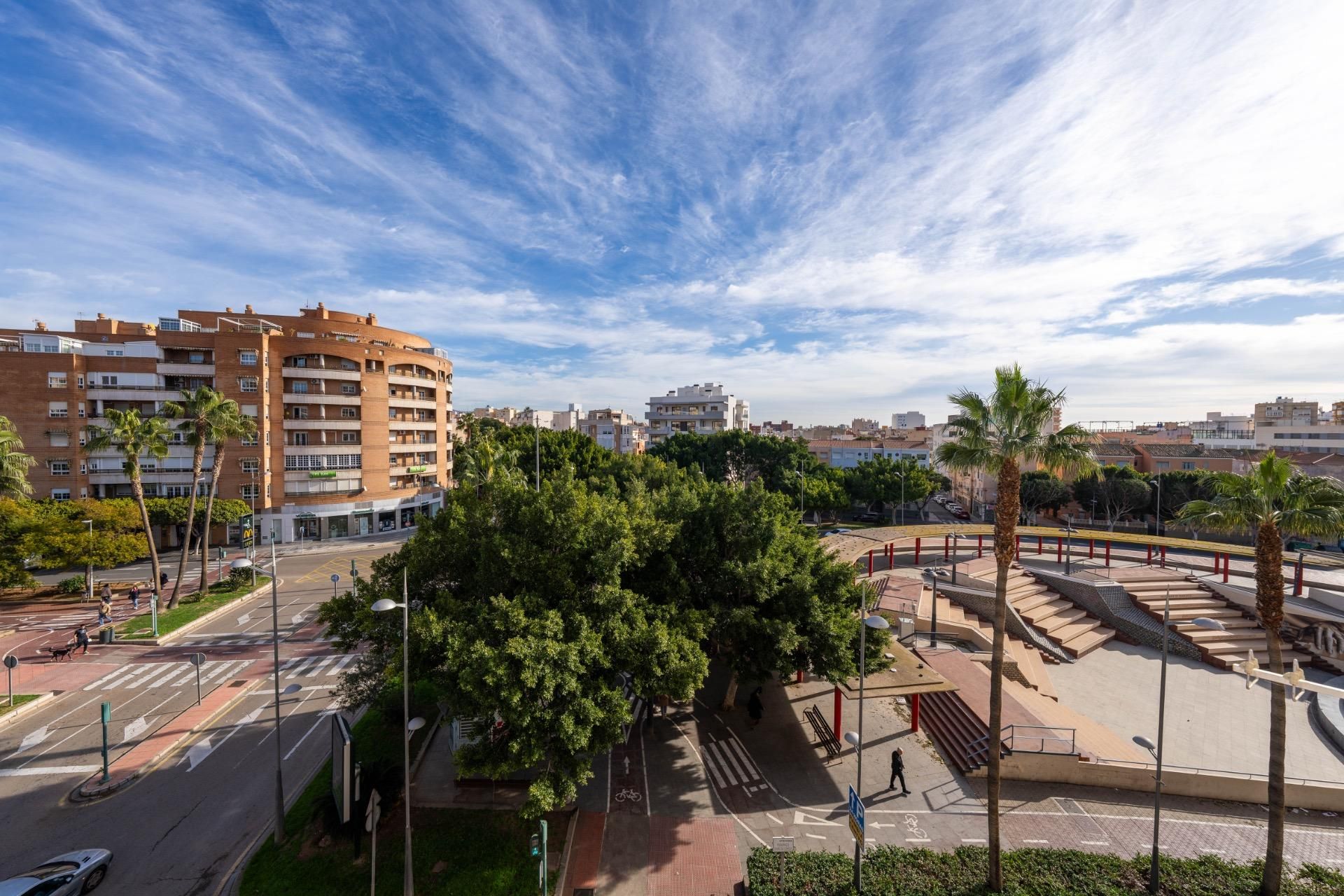 Vista exterior de Pis en venda en  Almería Capital amb Aire condicionat