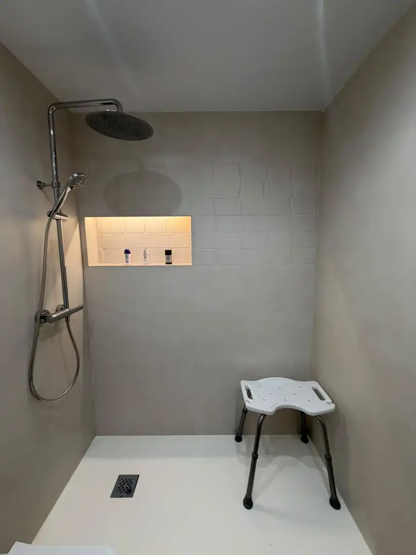 Badezimmer von Wohnung zur Miete in Madrid mit Heizung, Privatgarten und Parkett