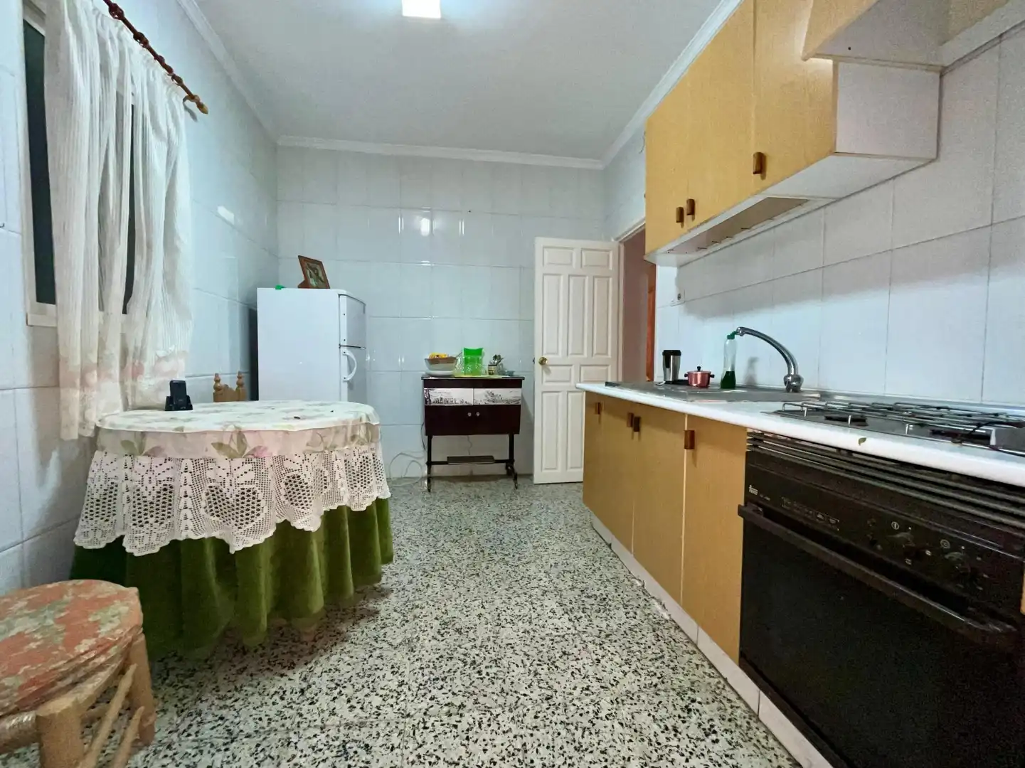 Cuina de Casa adosada en venda en Alhaurín El Grande amb Jardí privat, Terrassa i Piscina