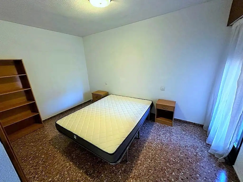 Habitación de Piso de alquiler en Valencia con Terraza, Amueblado y Balcón