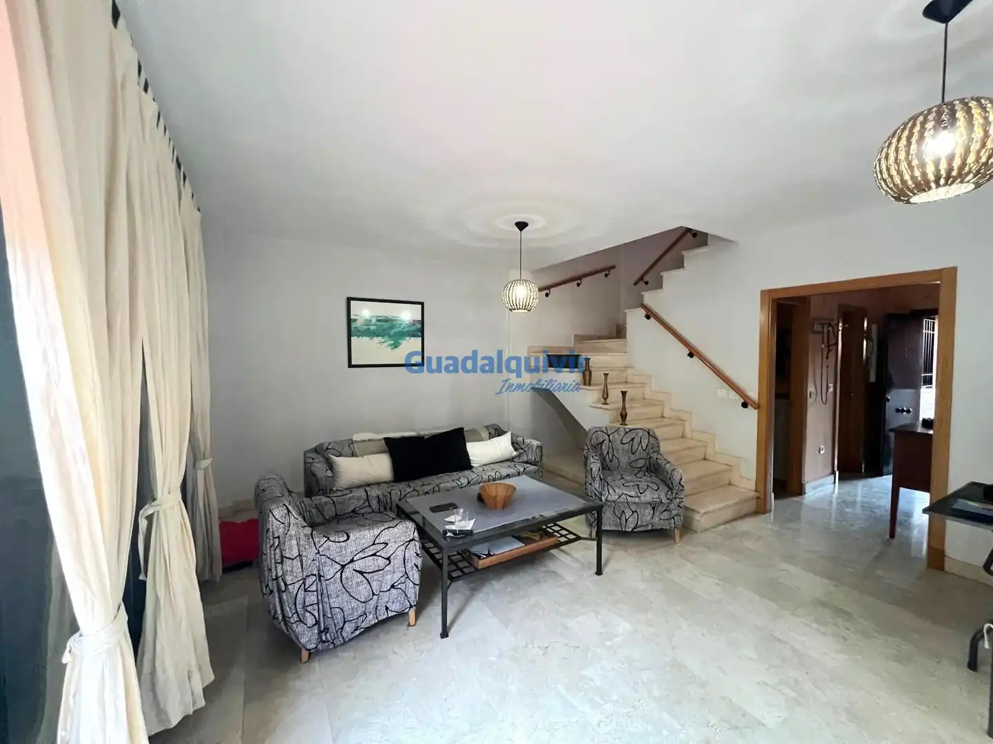 Sala d'estar de Casa adosada en venda en Alcalá de Guadaira amb Jardí privat, Terrassa i Traster
