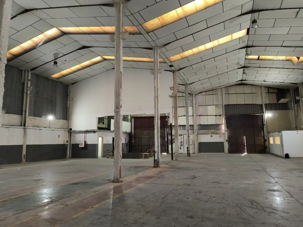 Fabrikhallen zum Verkauf in Sant Boi de Llobregat