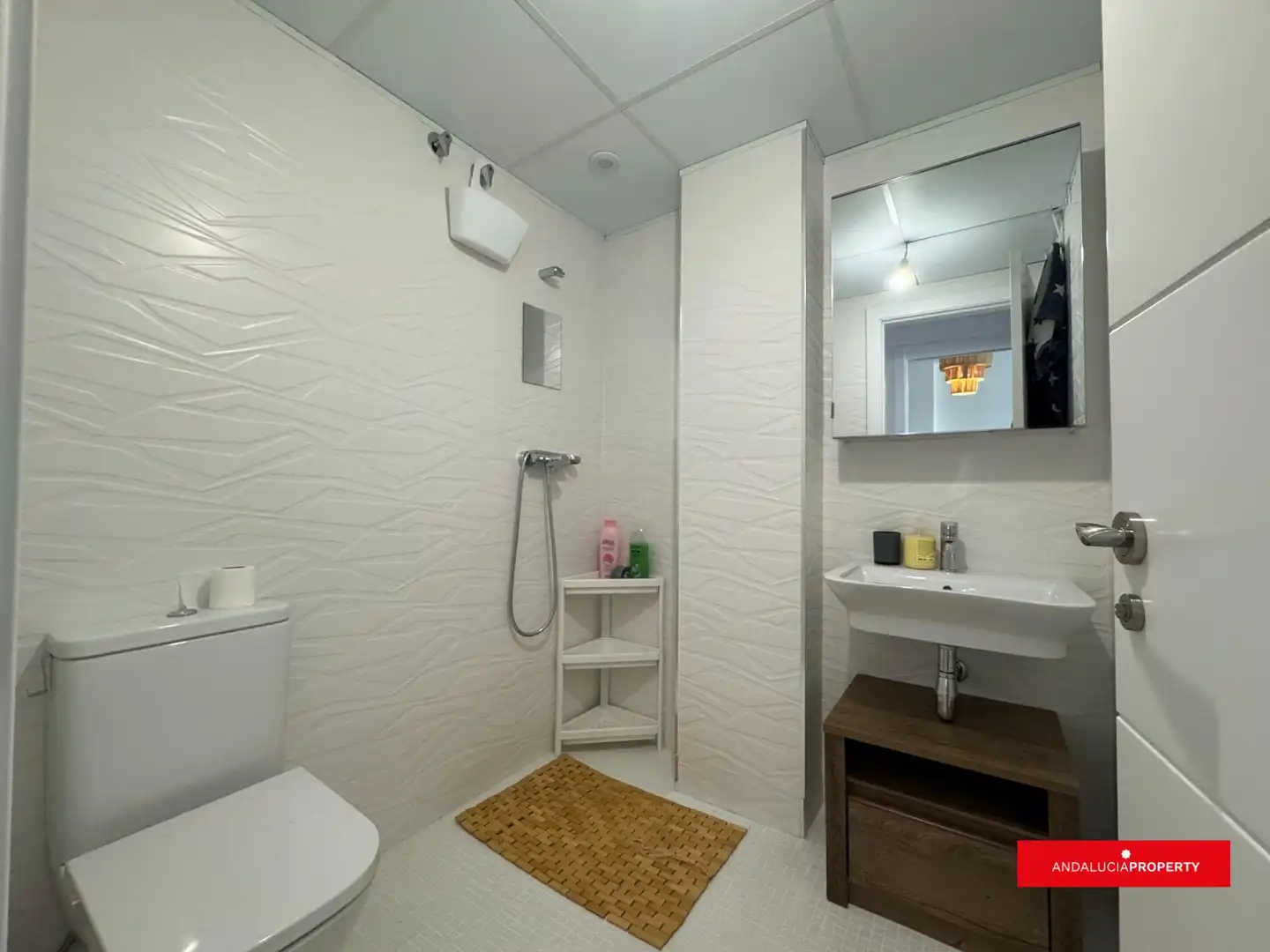 Badezimmer von Wohnung zur Miete in Sorvilán mit Klimaanlage, Heizung und Privatgarten