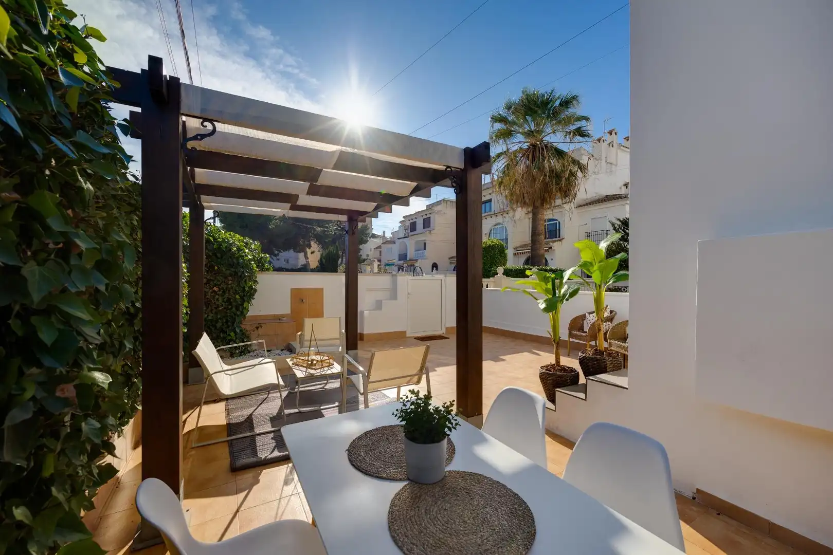 Terrassa de Casa o xalet en venda en Torrevieja amb Aire condicionat, Jardí privat i Moblat