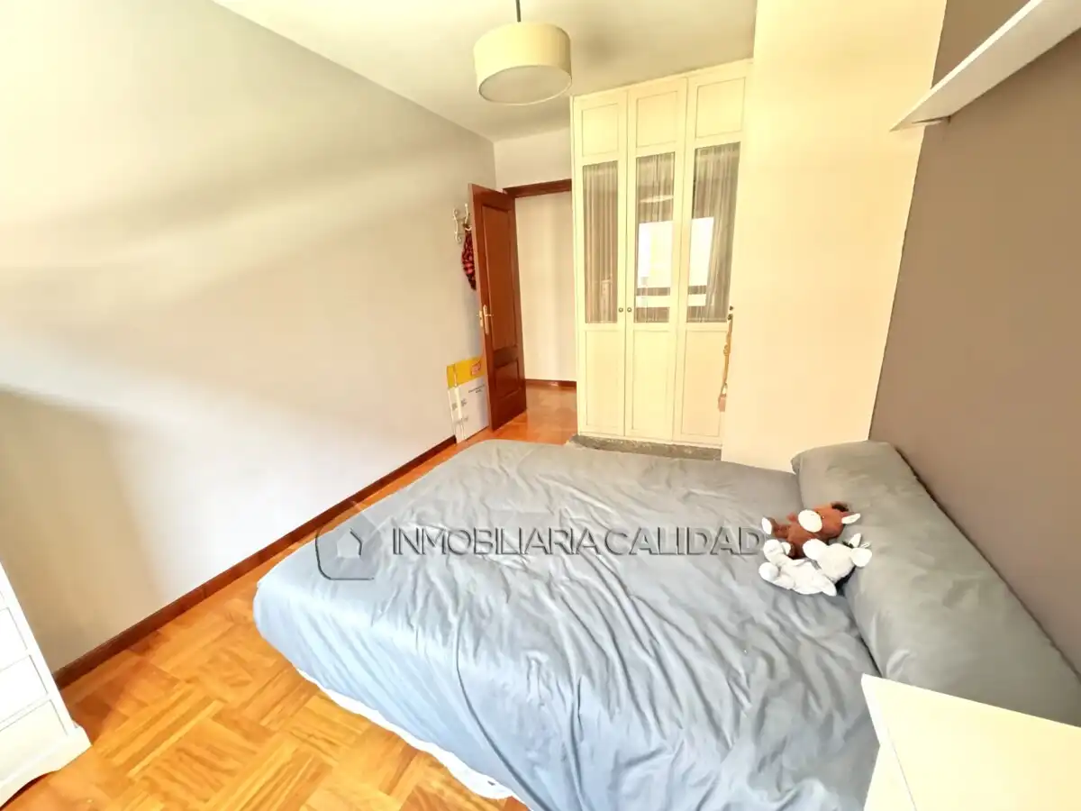 Bedroom of Flat for rent in Burgos  with Heating, Storage room and Furnished