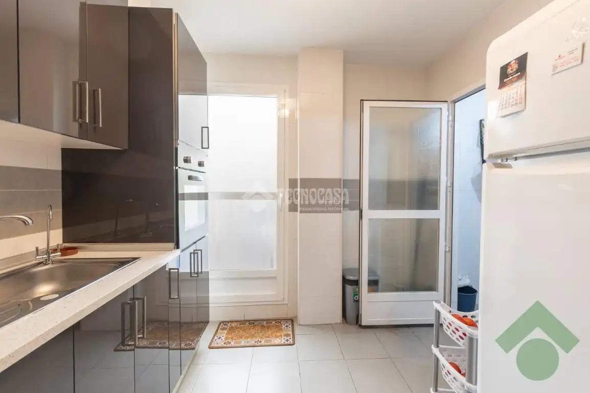 Cocina de Piso en venta en Calicasas