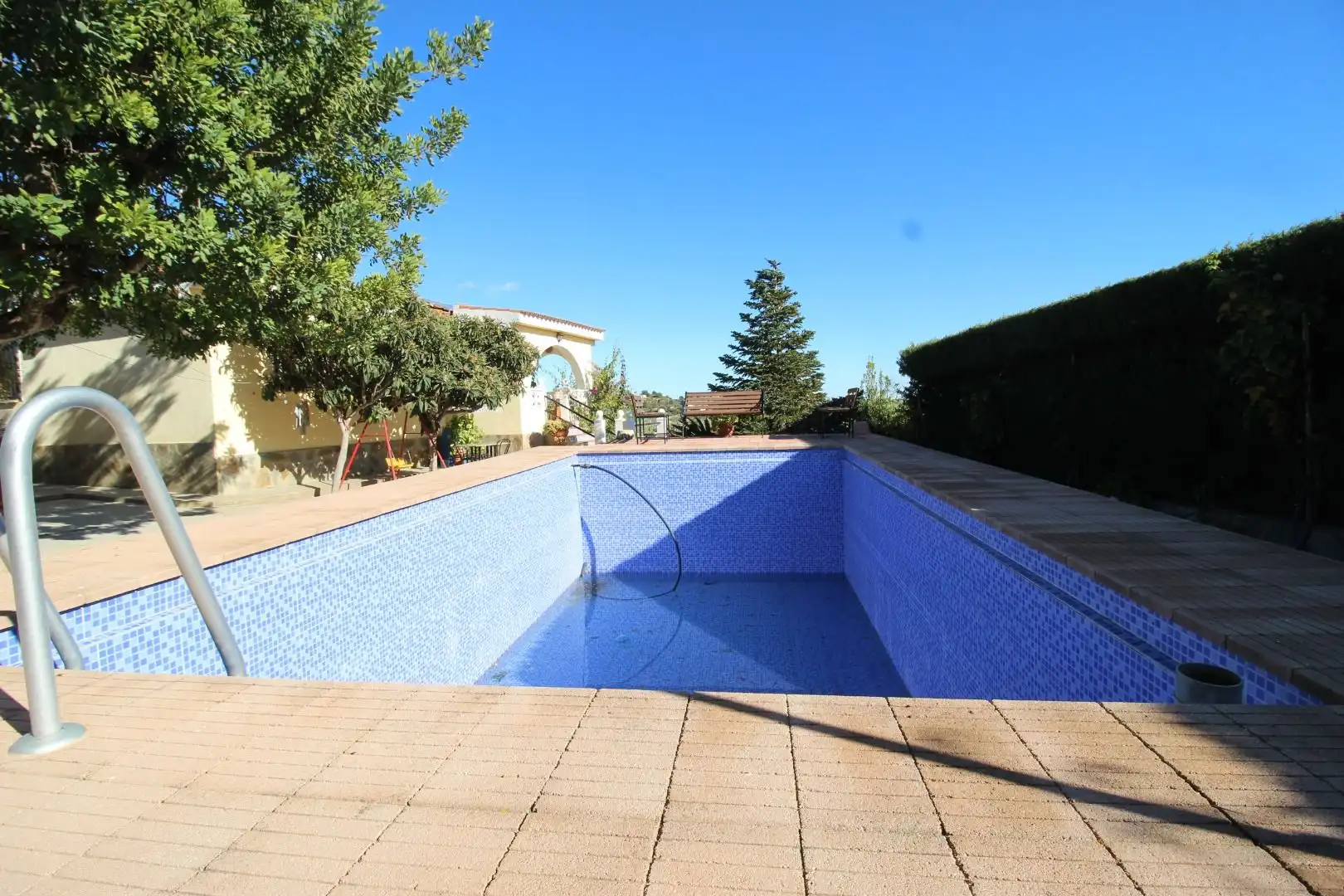 Piscina de Casa o xalet en venda en Chiva amb Jardí privat, Terrassa i Traster
