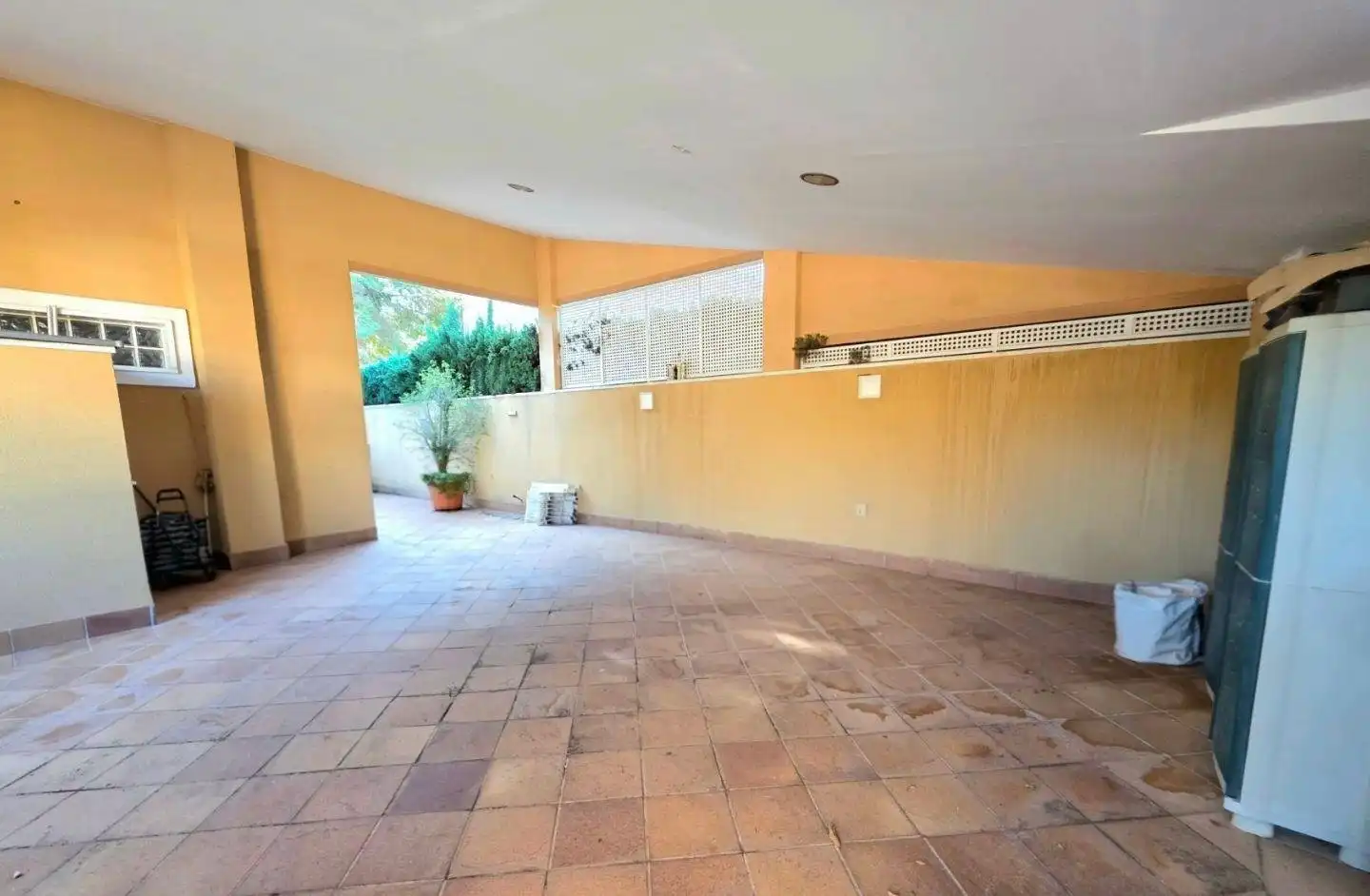 Terrassa de Finca rústica en venda en Orihuela amb Jardí privat, Piscina i Piscina comunitària