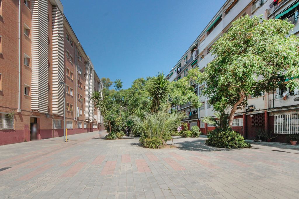 Exterior view of Flat for sale in  Barcelona Capital