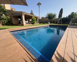 Piscina de Casa o xalet en venda en Torremolinos amb Aire condicionat, Terrassa i Piscina