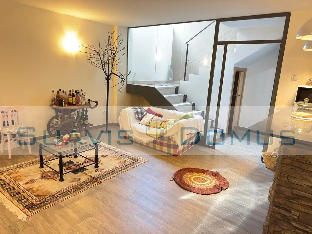 Sala d'estar de Casa o xalet en venda en Roales amb Calefacció, Terrassa i Piscina