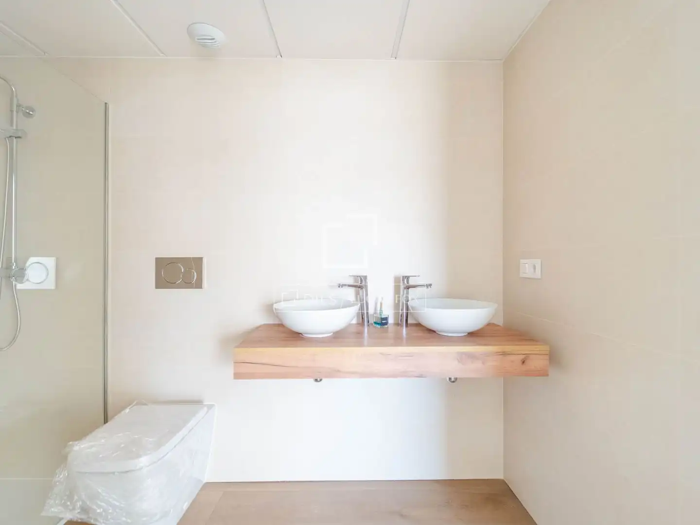 Bathroom of Flat for sale in El Puig de Santa Maria  with Air Conditioner, Terrace and Storage room