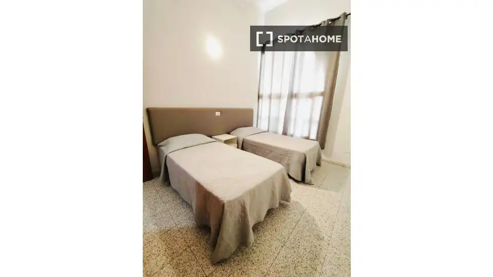 Dormitori de Apartament per a compartir en San Bartolomé de Tirajana amb Aire condicionat, Terrassa i Moblat