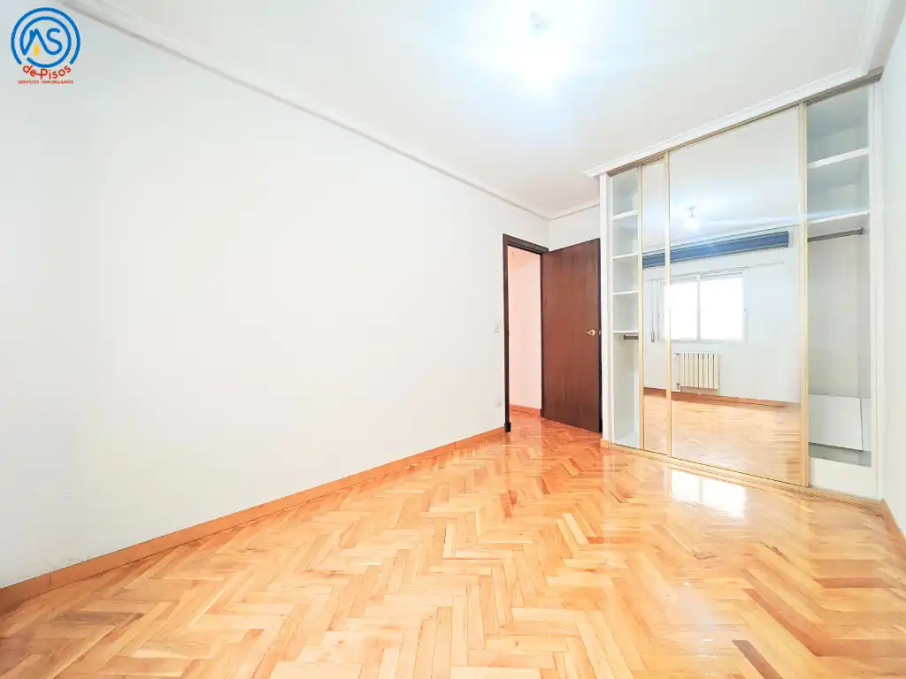 Piso en venta en Zaragoza con Calefacción, Parquet y Horno