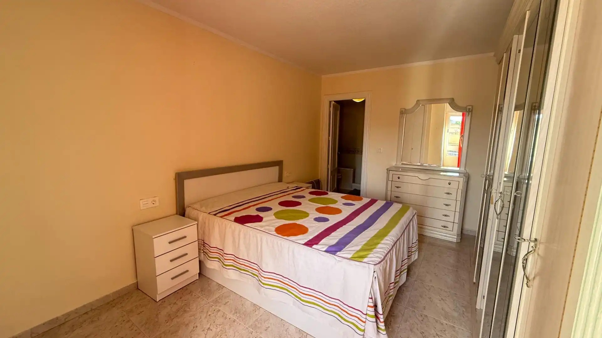 Habitación de Piso de alquiler en Águilas con Aire acondicionado, Trastero y Amueblado
