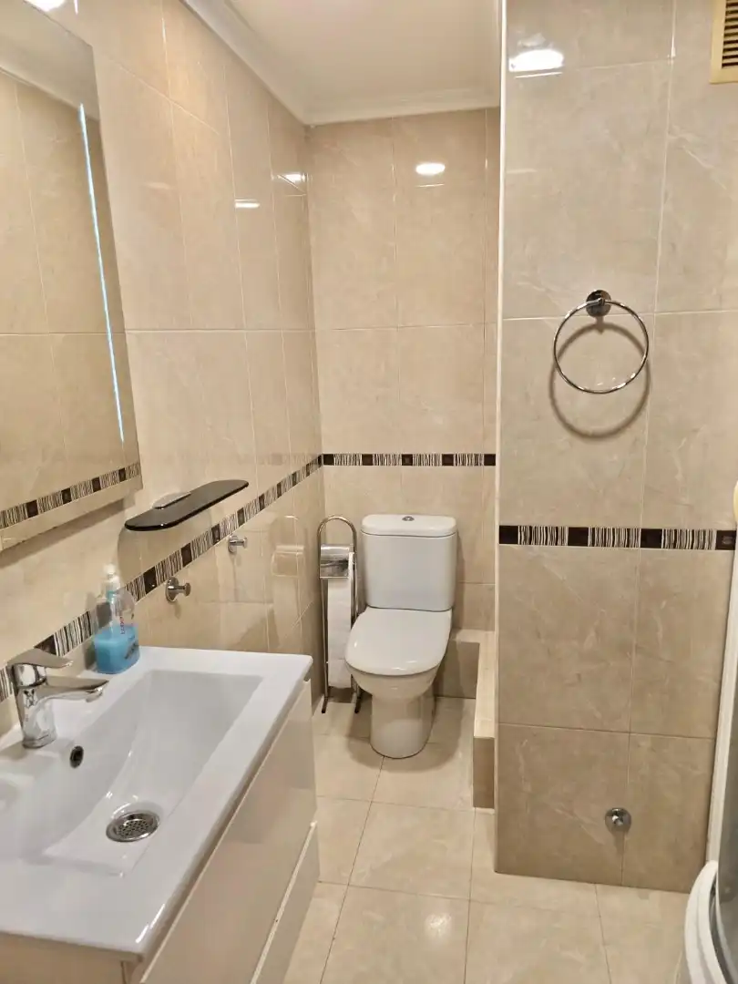 Baño de Piso de alquiler en La Pobla de Farnals con Aire acondicionado, Amueblado y Horno