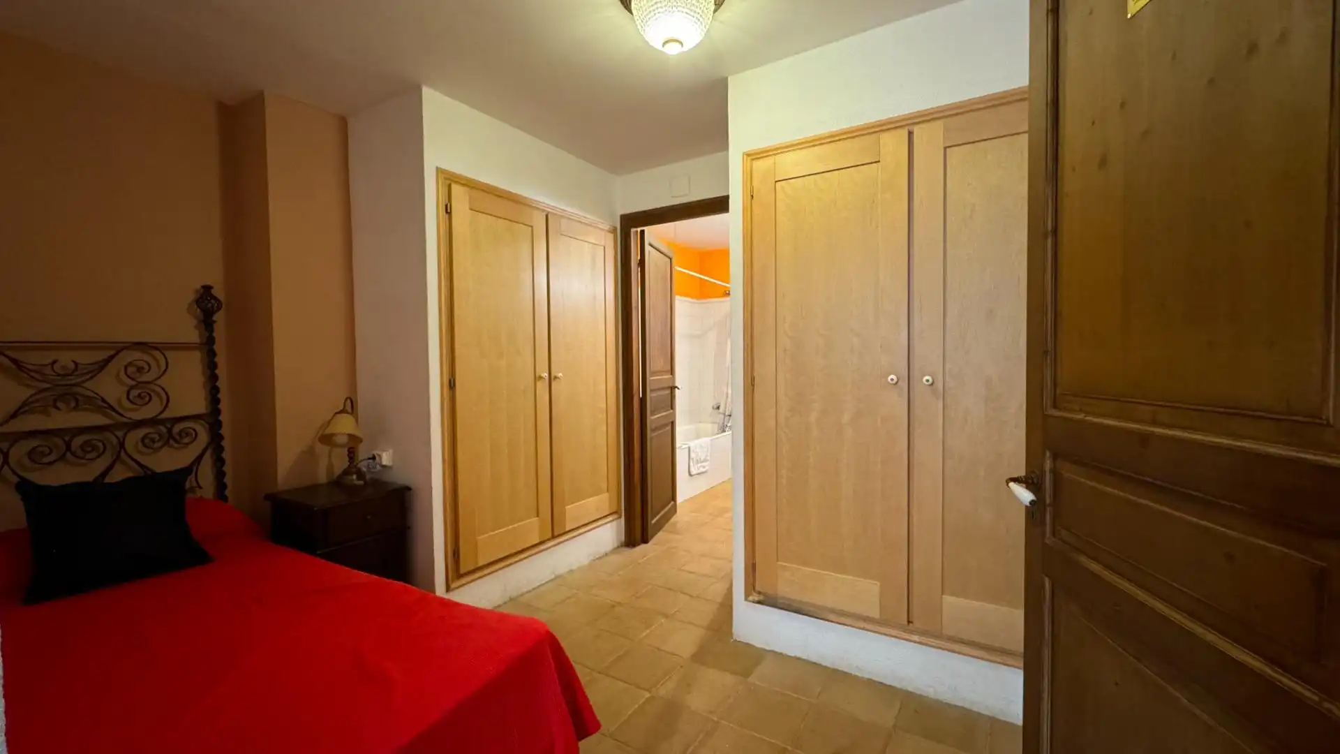 Habitación de Casa o chalet en venta en Llambilles con Calefacción, Jardín privado y Terraza