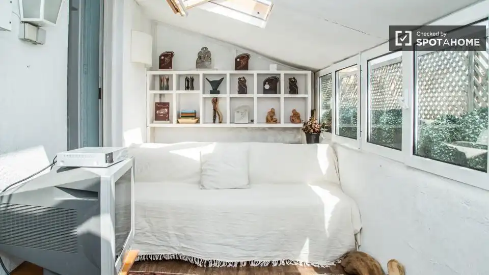 Room in Sant Gervasi- Galvany
