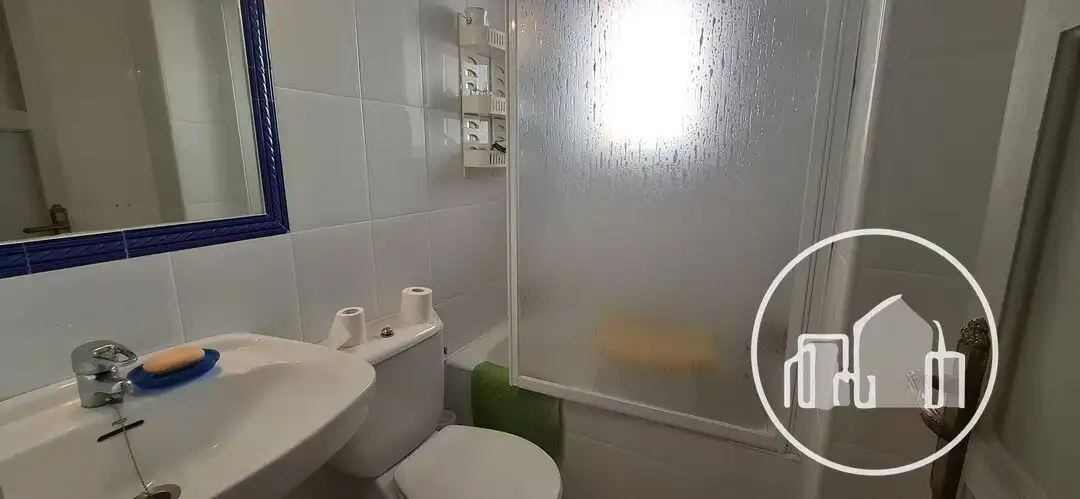 Bany de Pis de lloguer en Villarcayo de Merindad de Castilla la Vieja amb Calefacció