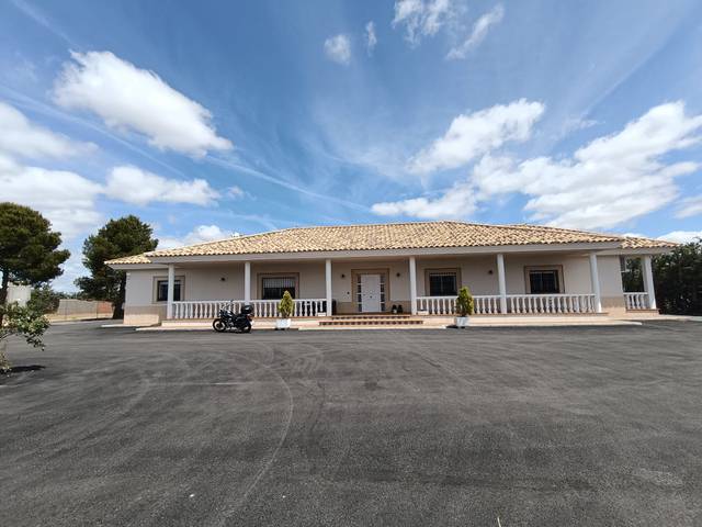 Casa-chalet en Venta en Calle María Cristina en Carrión de Calatrava