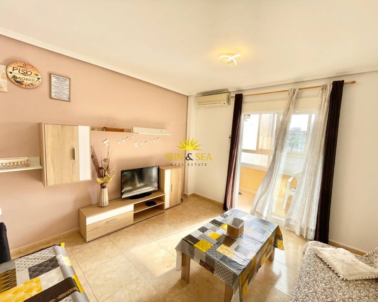 Exterior view of Apartment to rent in Torrevieja  with Air Conditioner, Heating and Terrace
