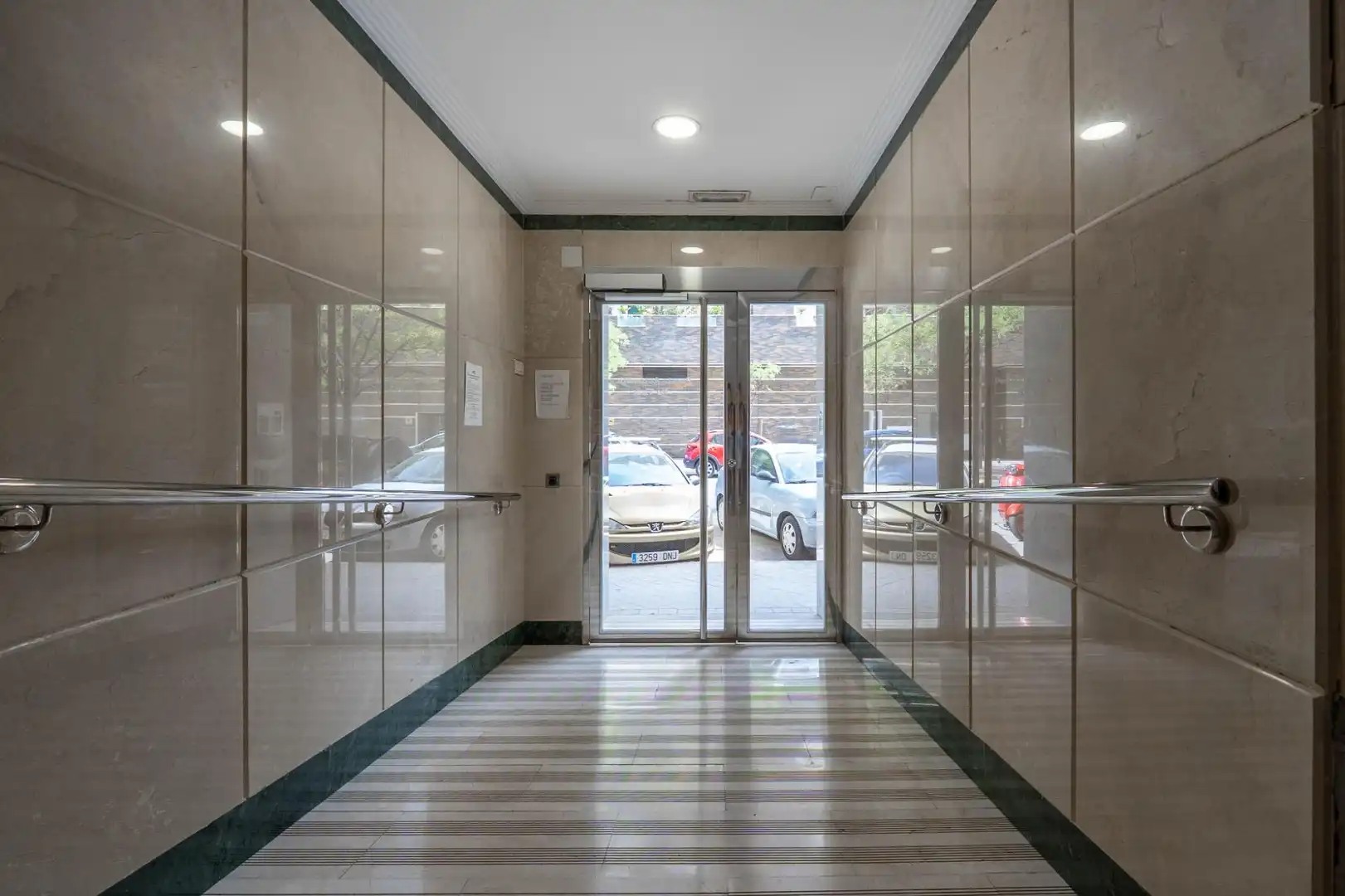 Piso en venta en Granada con Aire acondicionado y Amueblado