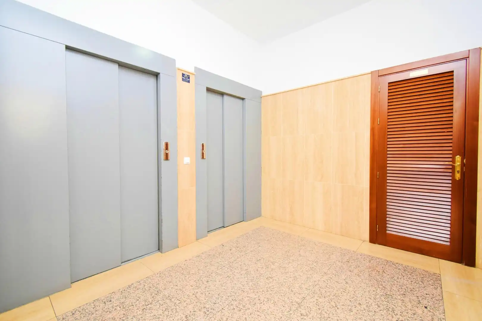 Piso en venta en Roquetas de Mar con Terraza y Amueblado