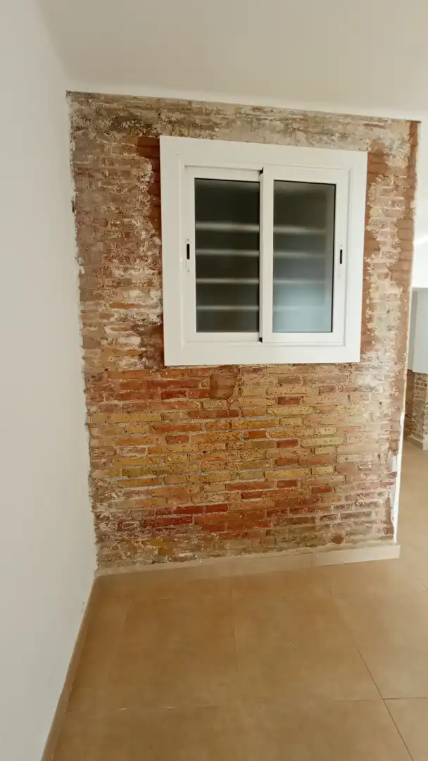 Commercial properties for rent in Plaça de l'Alzina, Pubilla Cases