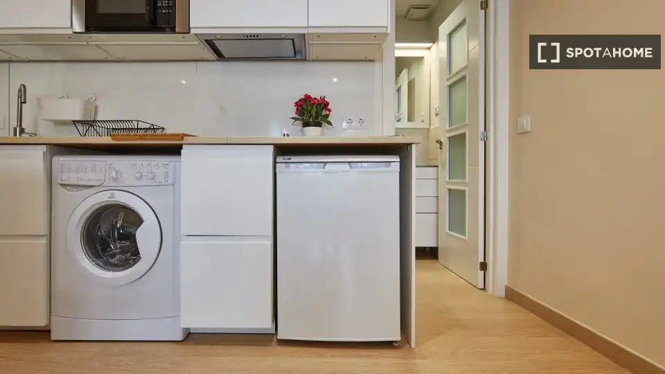 Room in Universidad - Malasaña