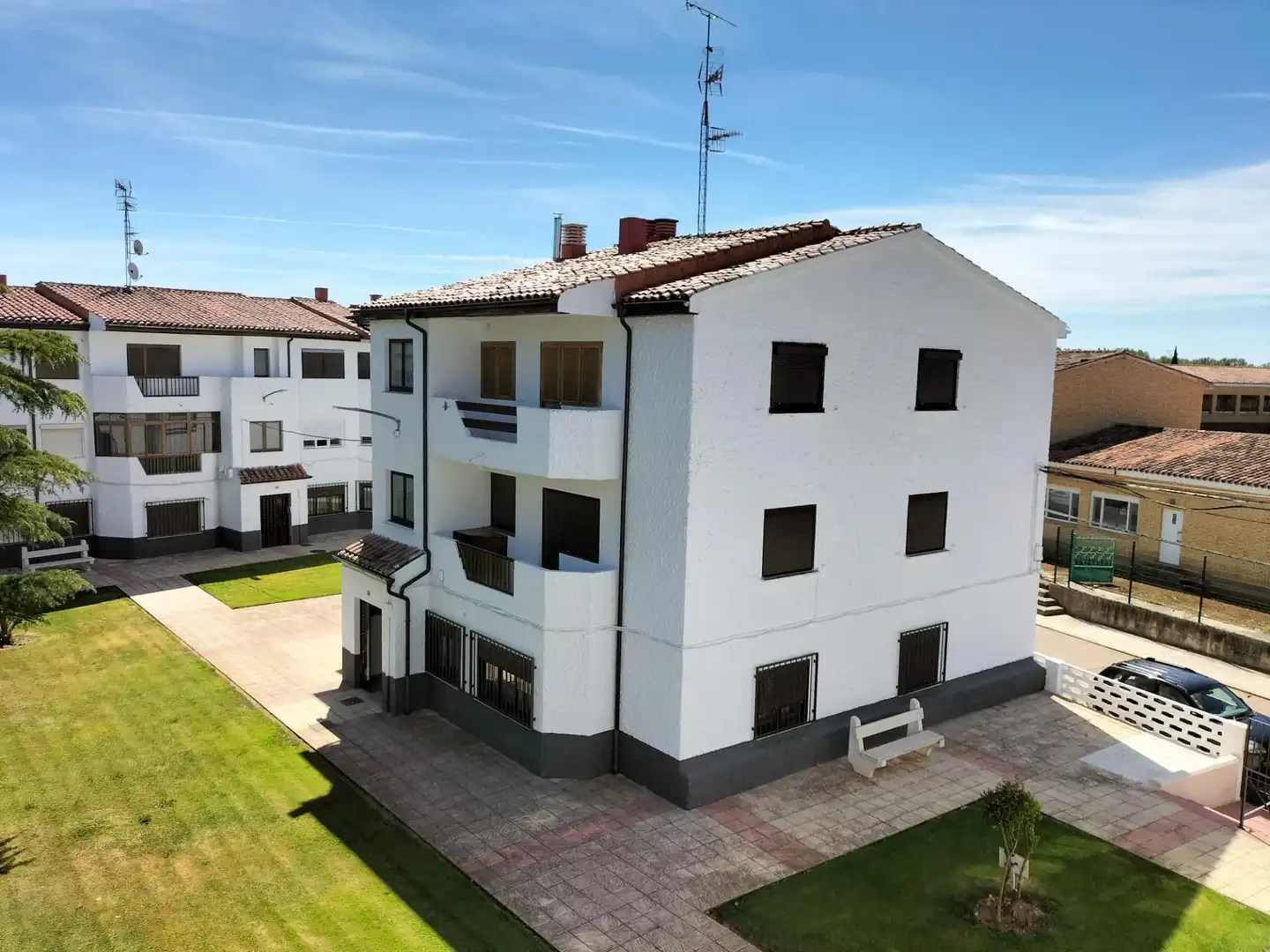 Vista exterior de Pis en venda en Villada amb Calefacció, Jardí privat i Terrassa