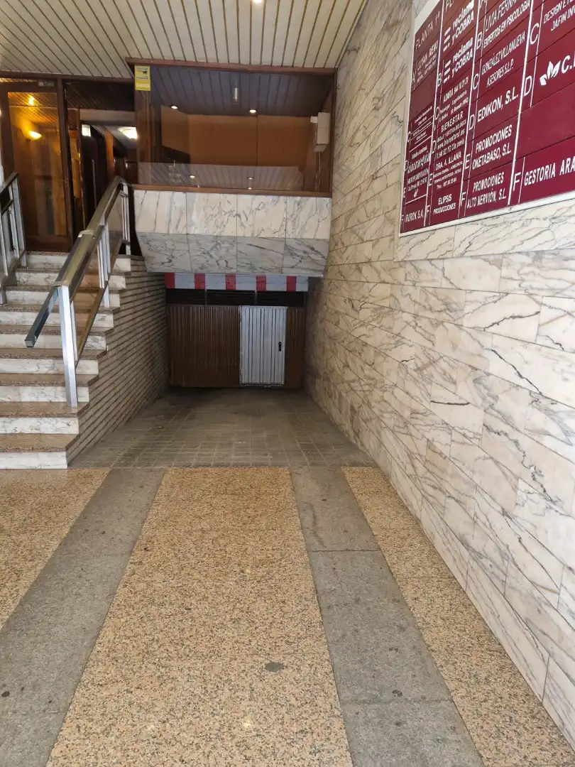 Einzelparkplatz mit Aufzug zum Verkauf in Felipe Uhagón Alkatearen Kalea 9