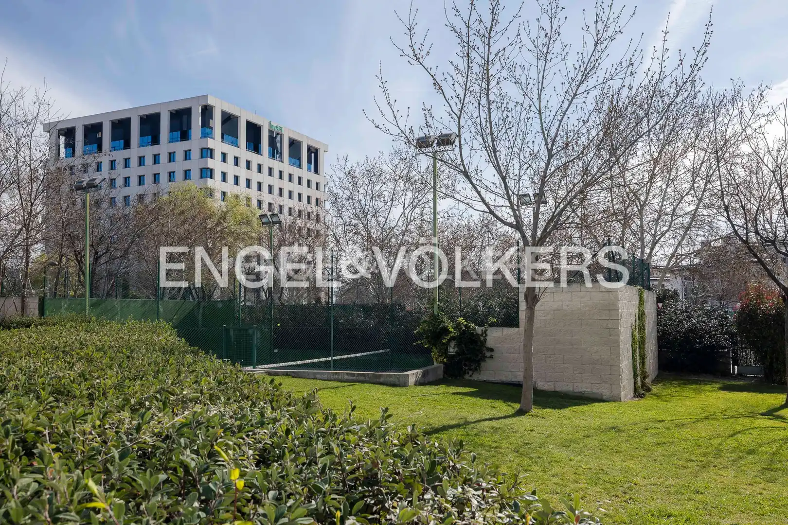 Vista exterior de Loft en venta en San Sebastián de los Reyes con Aire acondicionado, Calefacción y Piscina