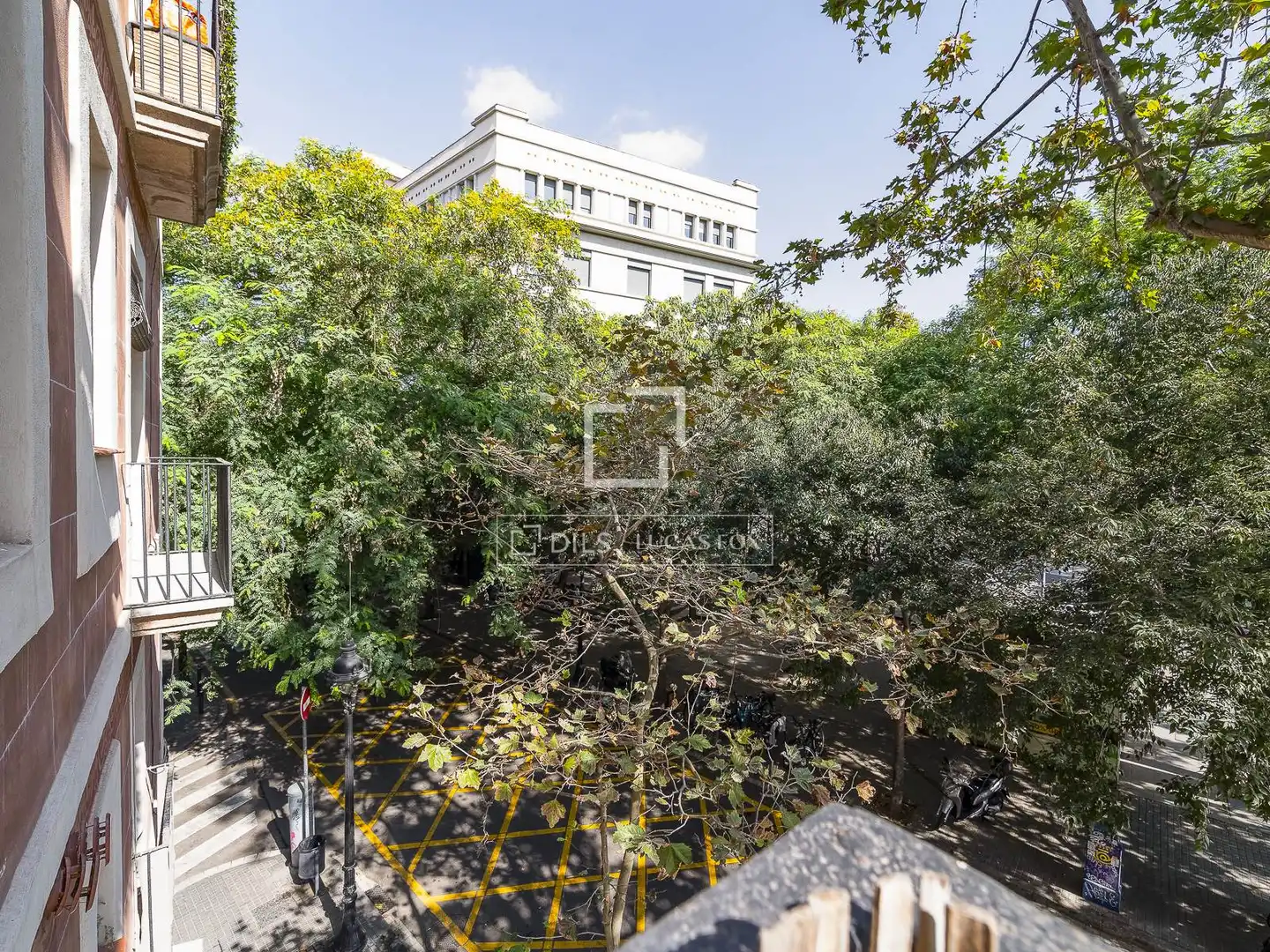 Vista exterior de Piso en venta en Barcelona con Aire acondicionado, Calefacción y Terraza