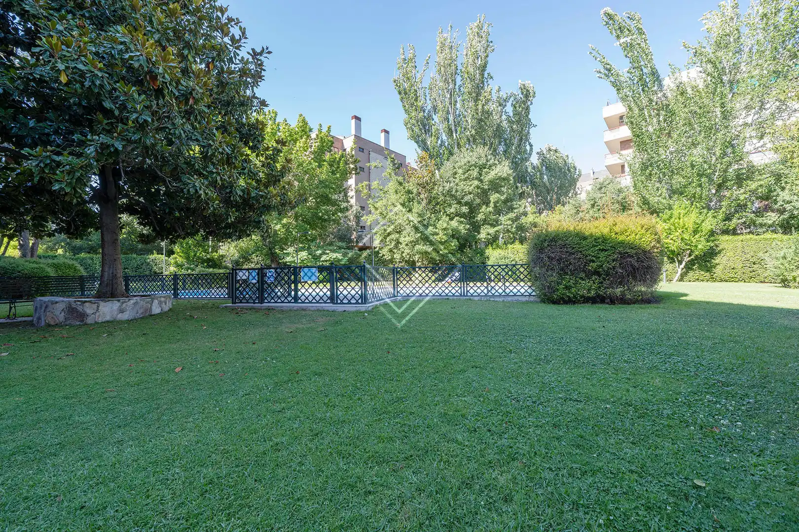 Jardí de Pis en venda en Madrid amb Jardí privat, Terrassa i Piscina comunitària