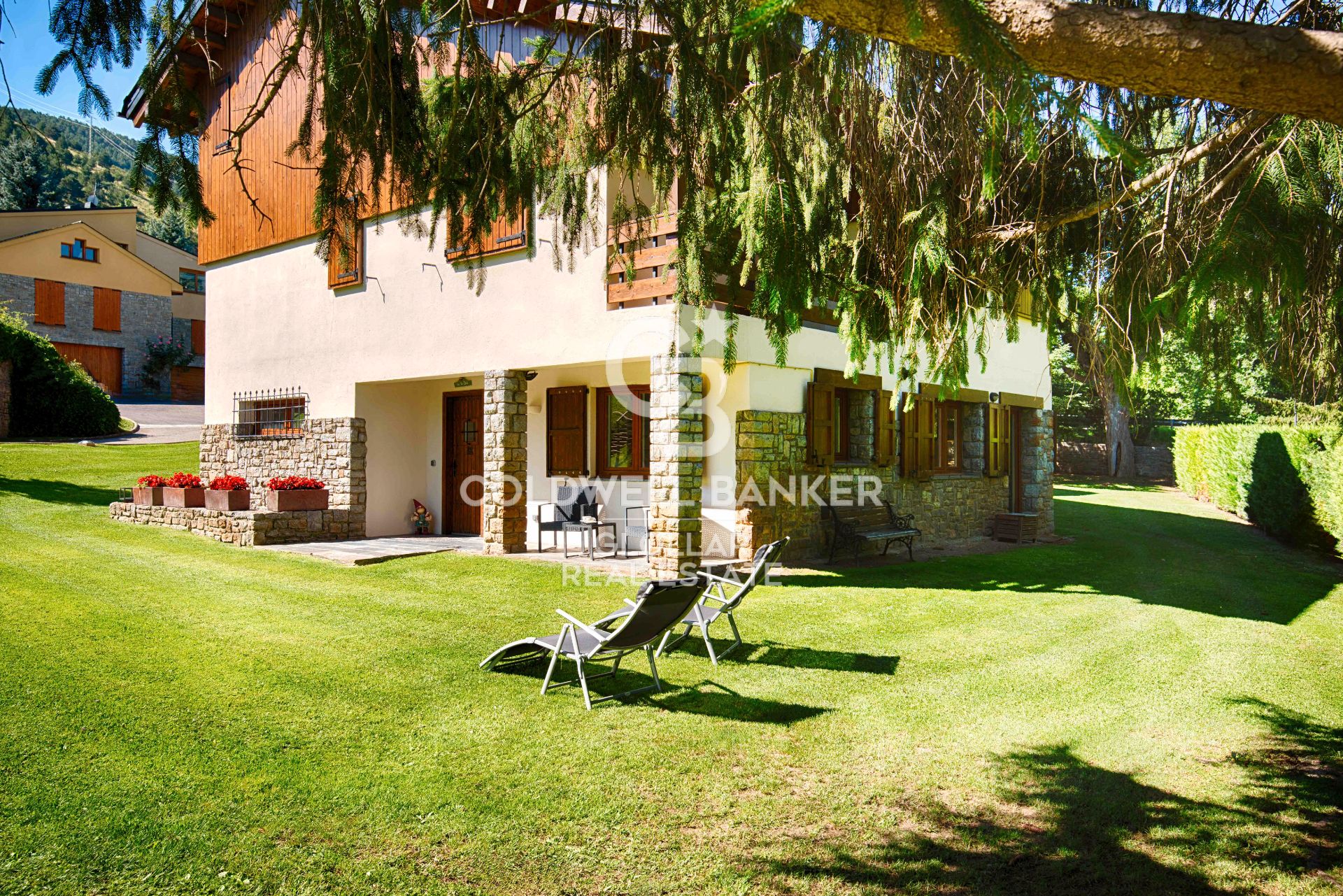 Garden of Apartment for sale in Alp  with Heating, Private garden and Parquet flooring